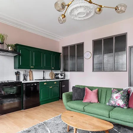 Beautiful Georgian In Centre