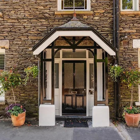 Beautiful Georgian In Centre Bowness-on-Windermere